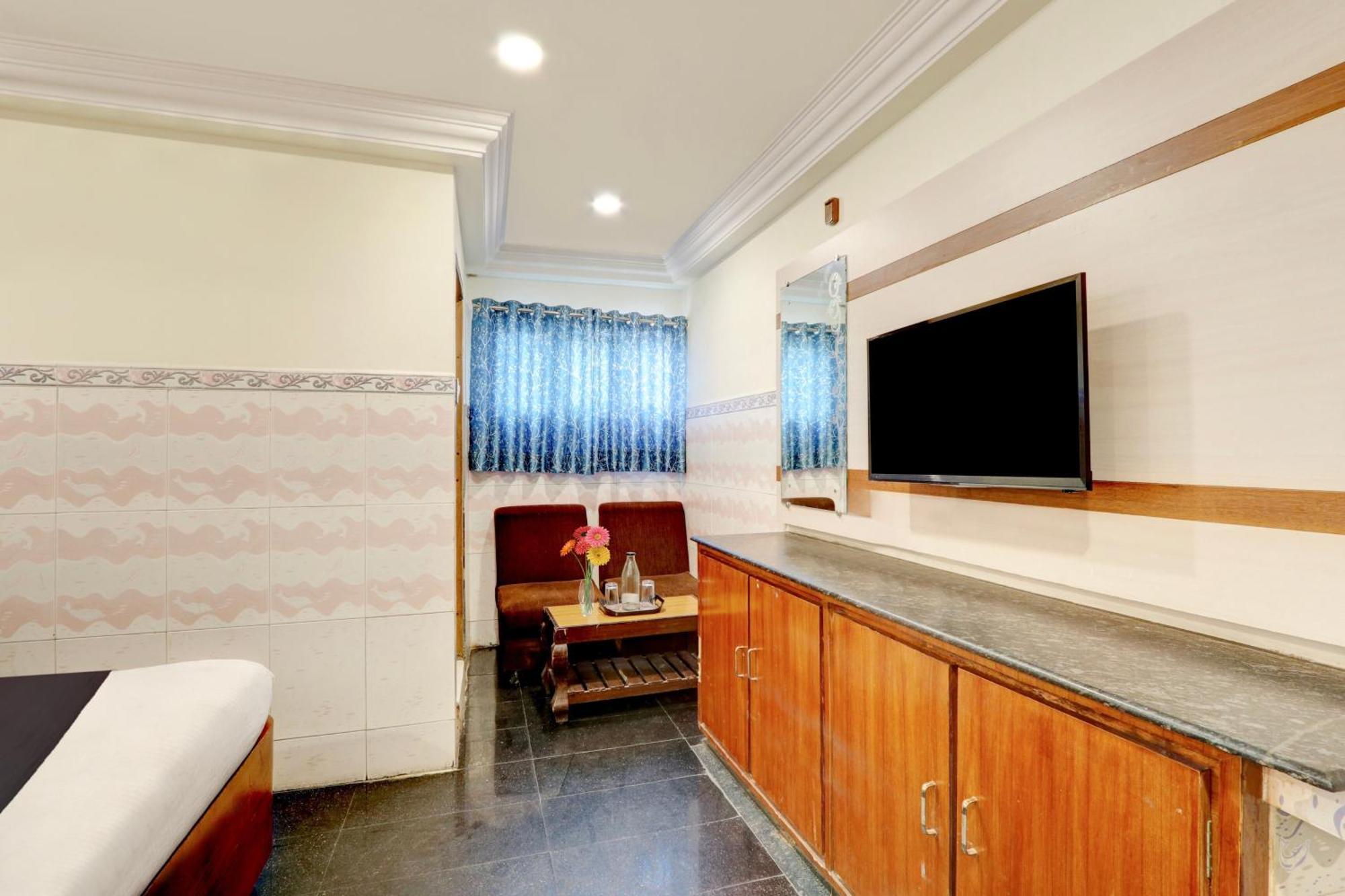 Hotel O Hanuman Pet Near Railway Station Vijayawāda Exteriör bild