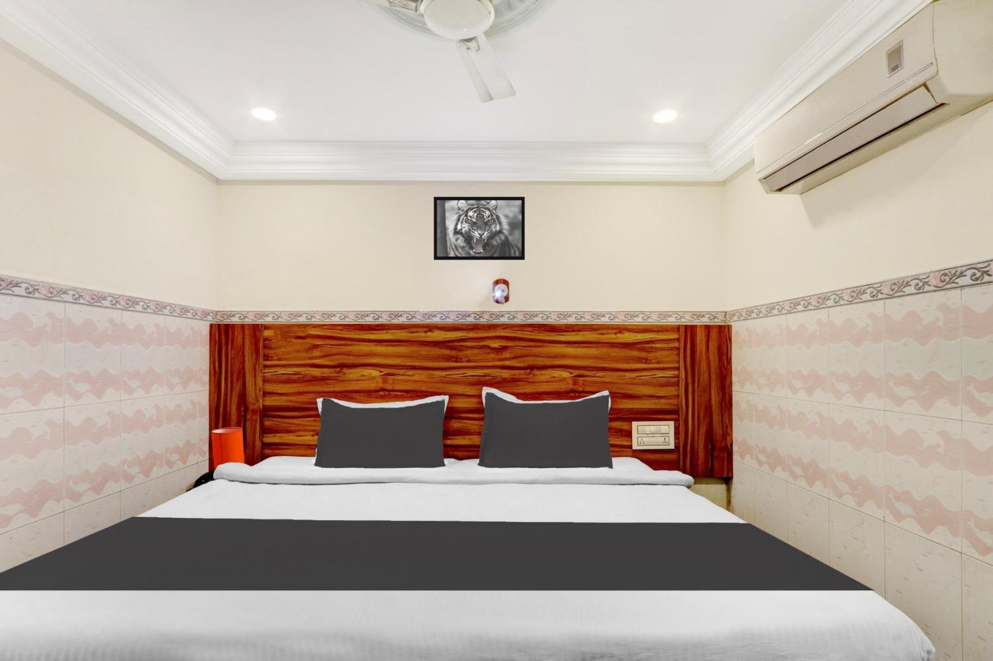 Hotel O Hanuman Pet Near Railway Station Vijayawāda Exteriör bild