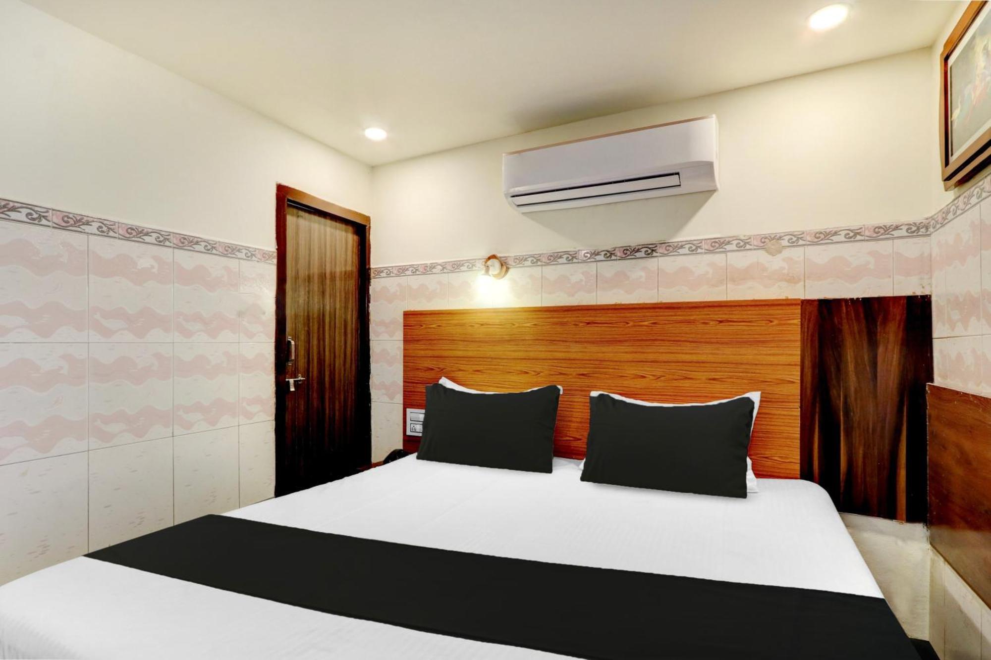 Hotel O Hanuman Pet Near Railway Station Vijayawāda Exteriör bild